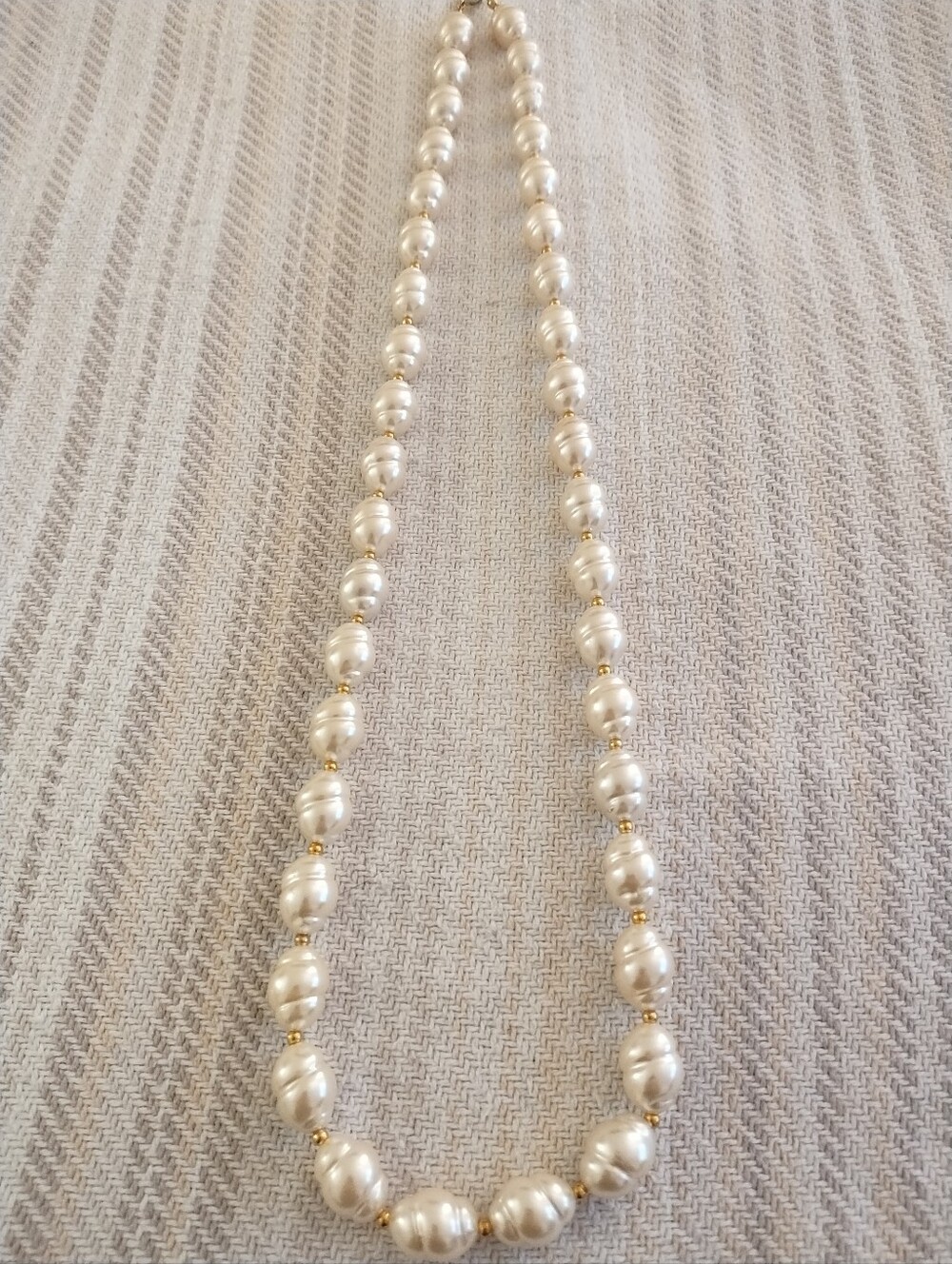 Vintage Imitation White Pearl Beaded Necklace With Tiny Gold-Tone Spacer Beads